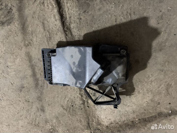 Корпус воздушного фильтра audi a4 b8