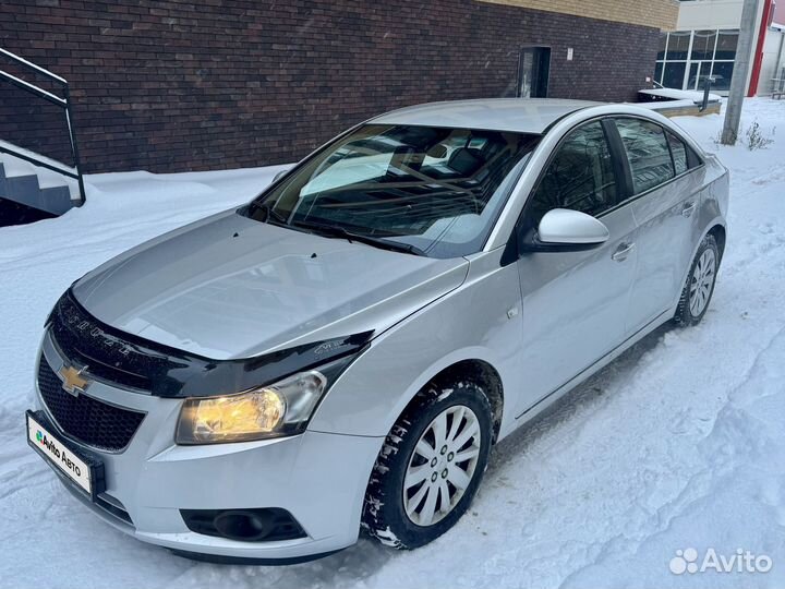 Chevrolet Cruze 1.6 AT, 2011, 217 500 км