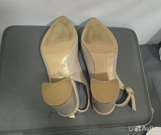 Босоножки Tivalini