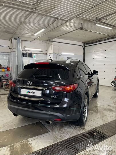 Infiniti FX37 3.7 AT, 2011, 195 000 км