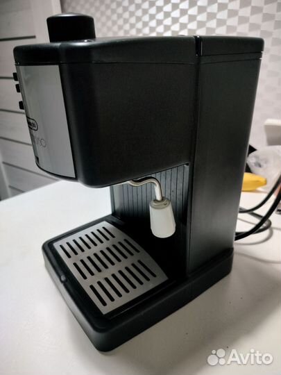 Кофеварка рожковая delonghi