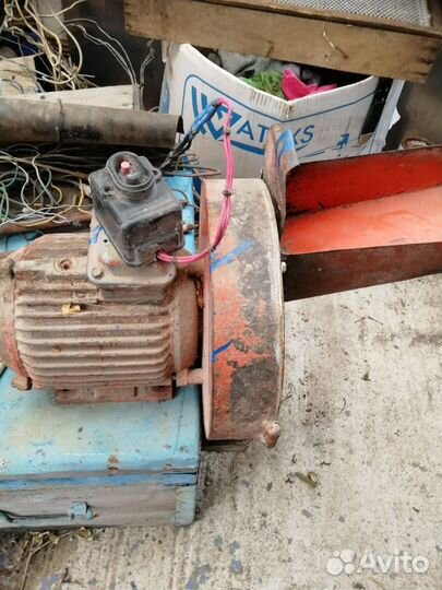 Мельница для зерна электрическая