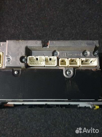 Штатная магнитола на toyota rav 4