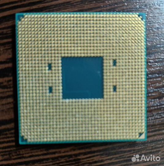Процессор Athlon 300GE