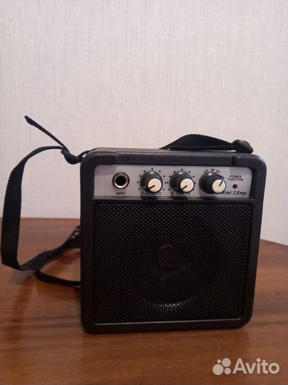 Гитарный комбоусилитель