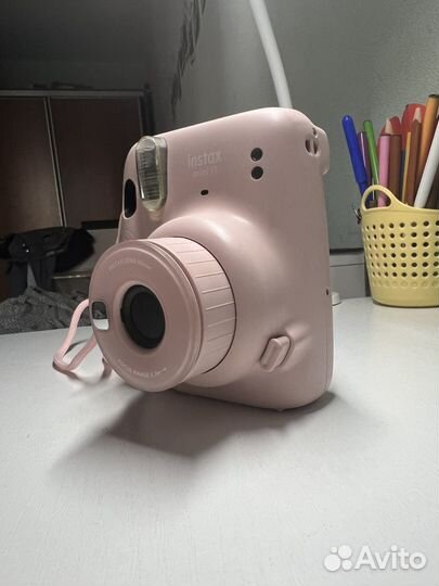 Фотоаппарат с моментальной печатью Instax Mini 11