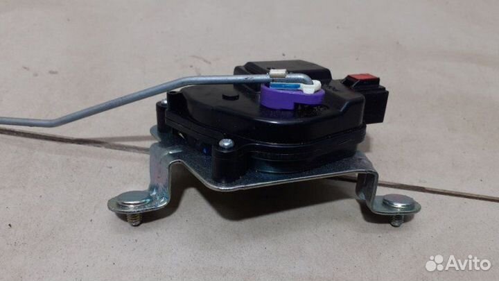 Активатор замка багажника задний Hyundai Solaris 1