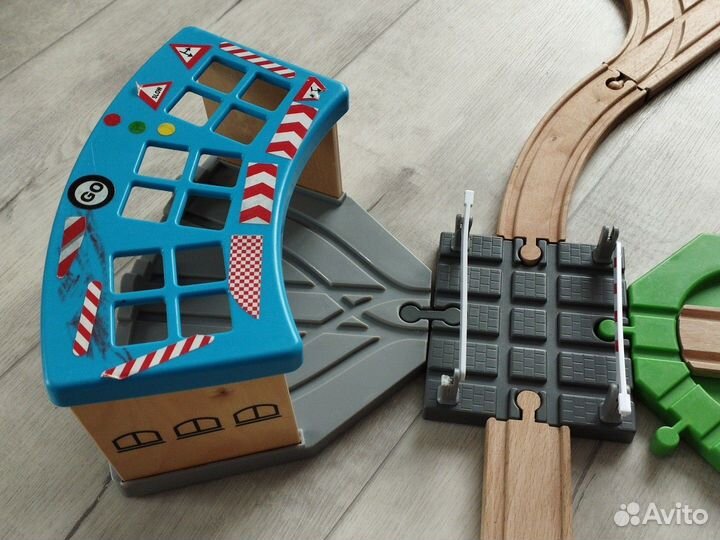 Железная дорога деревянная IKEA на доставке и lego
