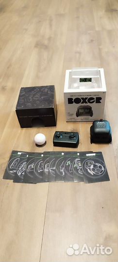 Робот на пульте управления boxer