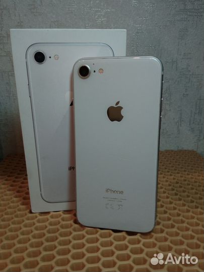 iPhone 8, 64 ГБ