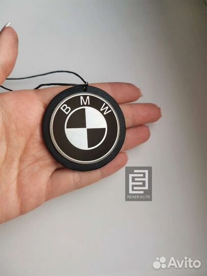 Подвеска на зеркало в машину