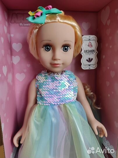 Кукла новая в подарочной коробке