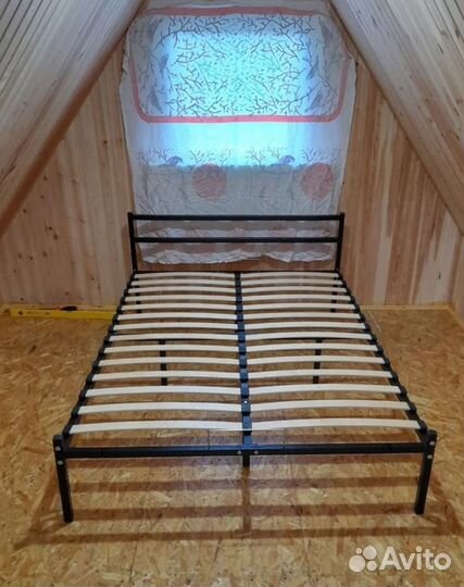 Кровать
