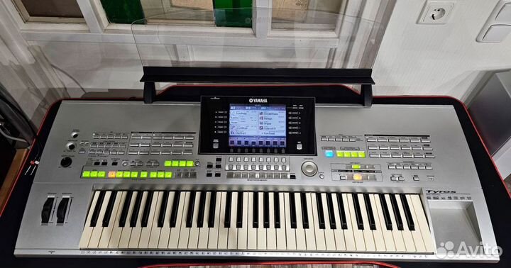 Синтезатор Yamaha Tyros 1