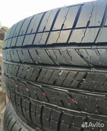 Bridgestone Dueler H/T 215/60 R17