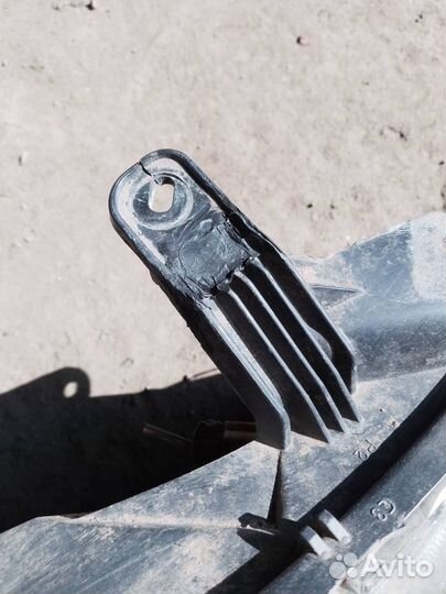 Фара правая Nissan Almera G15