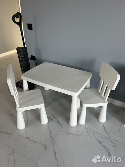 Детский стол и 2 стула IKEA mammyt