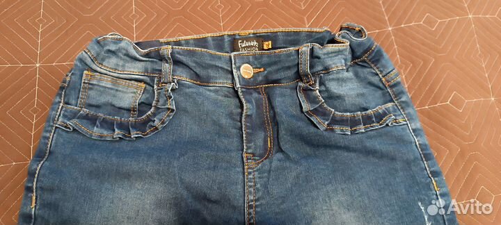 Джинсы для девочки в отличном состоянии р.152