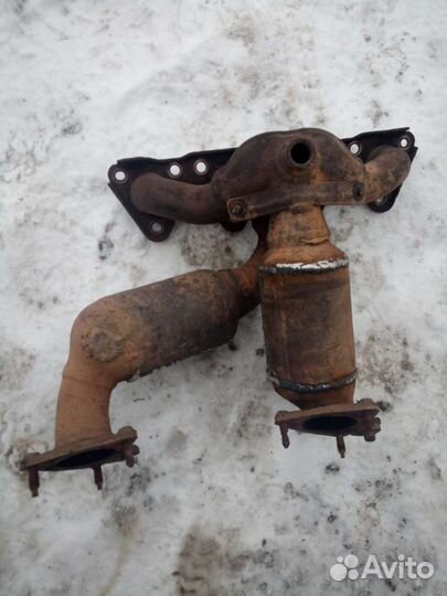 Выпускной коллектор Фольксваген Пассат В6 2006г