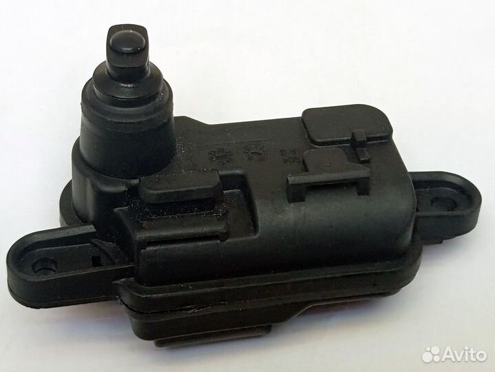 Замок лючка бензобака 510810773 Гольф Рапид