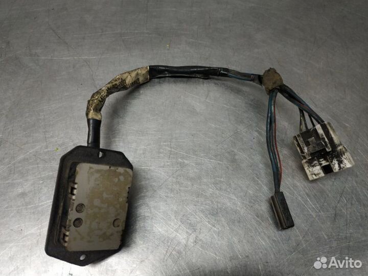 Резистор отопителя Toyota Yaris P10 1szfe