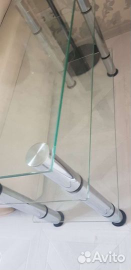 Стеклянная тумба под тв