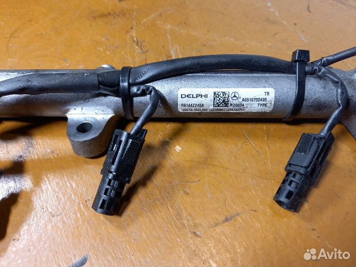 Топливная рампа Mercedes Sprinter W906 OM651 2.2