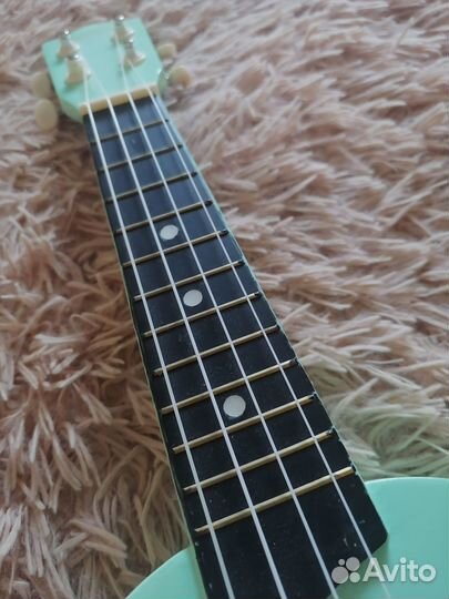 Укулеле Belucci в бирюзовом цвете