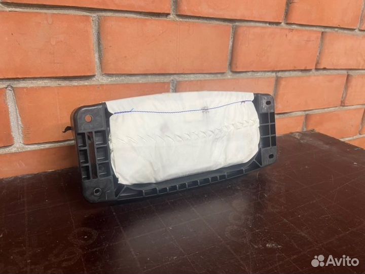 Подушка безопасности пассажира Mercedes-Benz