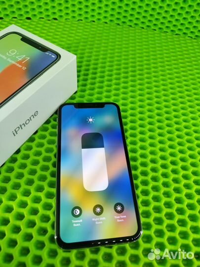 iPhone X, 256 ГБ