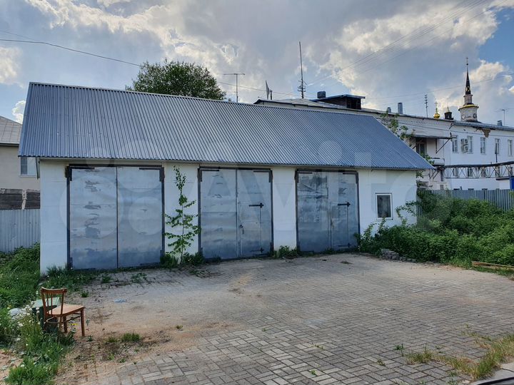 Гараж, > 30 м²