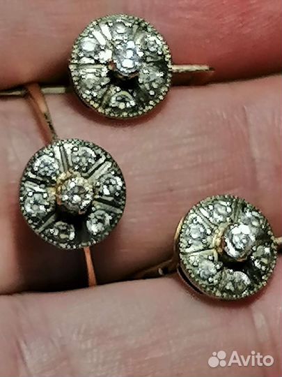 Золотые серьги и кольцо