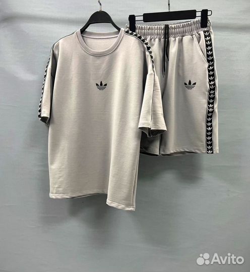 Мужской спортивный костюм Adidas новый