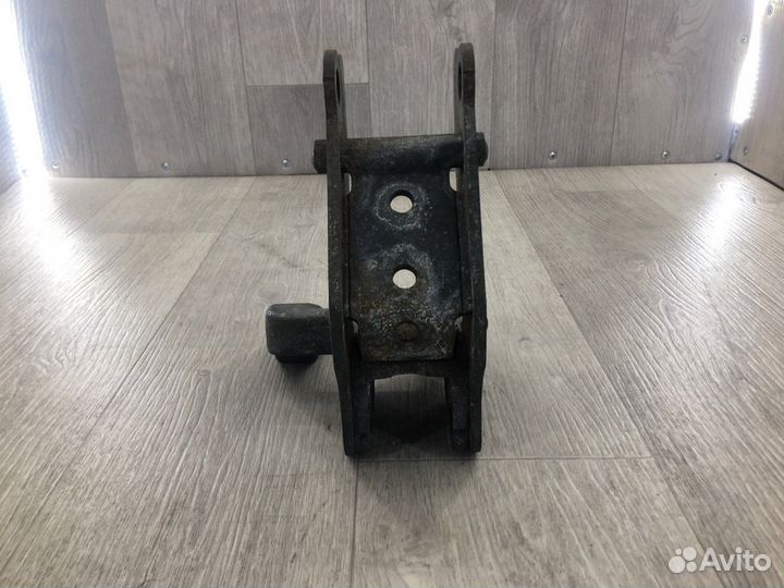 Кронштейн крепления торсиона левый Daf Xf106 2018