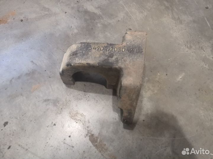 Кронштейн kamaz 5490