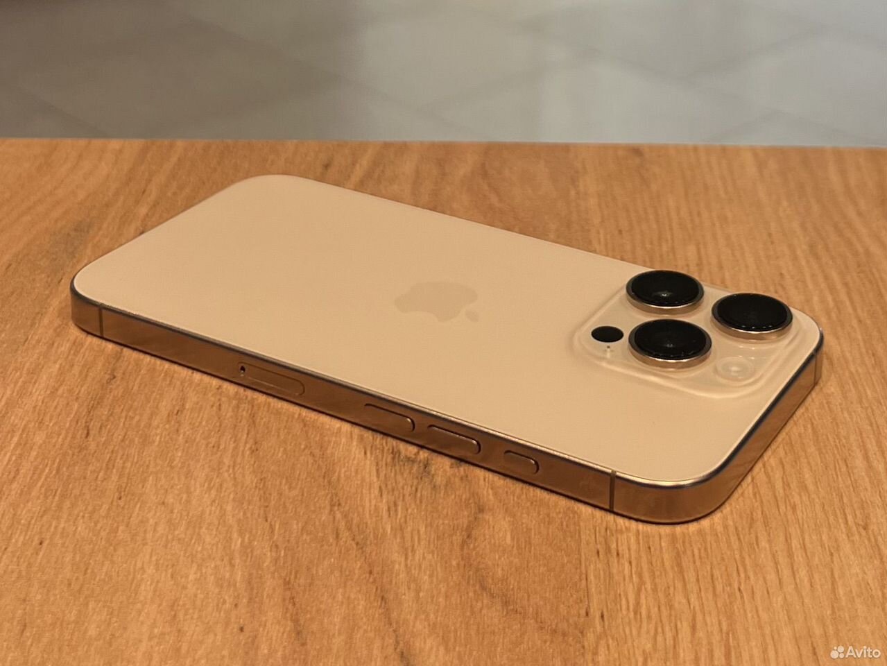 iPhone 16 Pro, 256 ГБ, SIM + eSIM