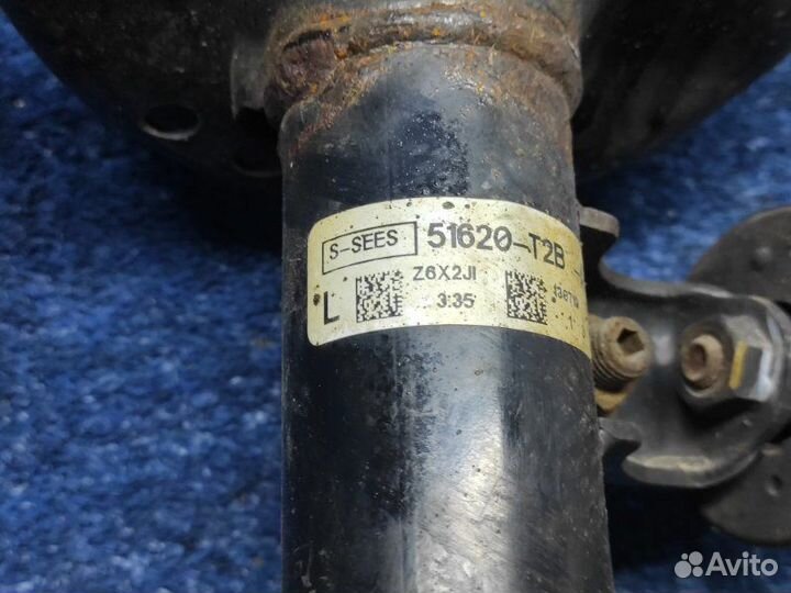 Амортизатор подвески передний левый Honda Accord 9