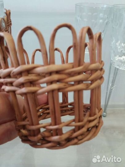 Подстаканники из лозы в подарок стаканы