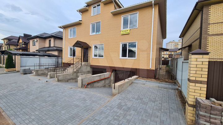 Таунхаус 185 м² на участке 2,4 сот.