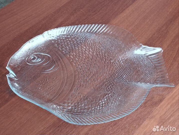 Тарелка новая в форме рыбы