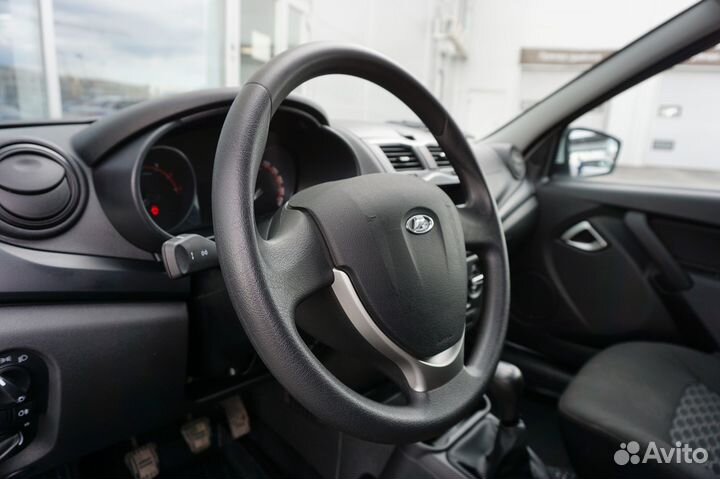 LADA Granta 1.6 МТ, 2022, 5 600 км