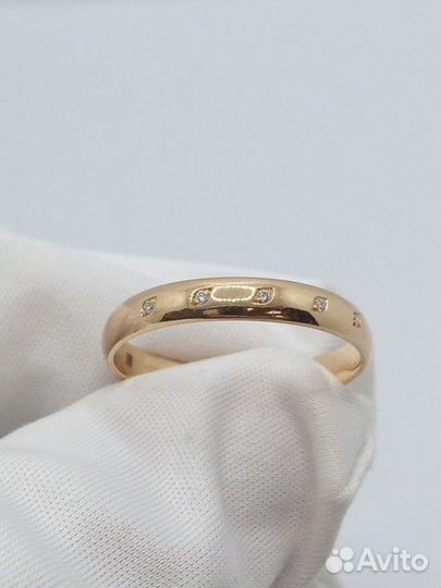 Золотое обручальное кольцо с бриллиантом 18р