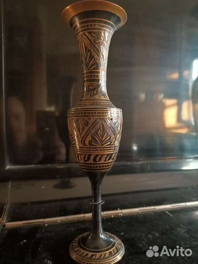 Ваза металлическая Индия