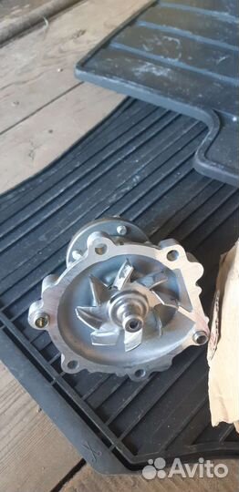 Водяная помпа toyota
