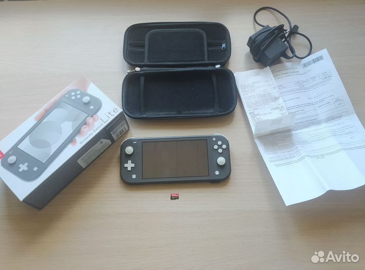 Nintendo Switch Lite, карта на 128гб