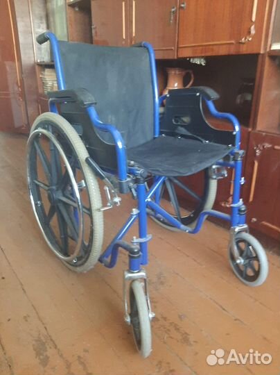 Стул и коляска для инвалидов