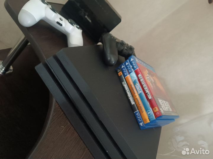 Sony playstation 4 PS4 pro 1tb с играми