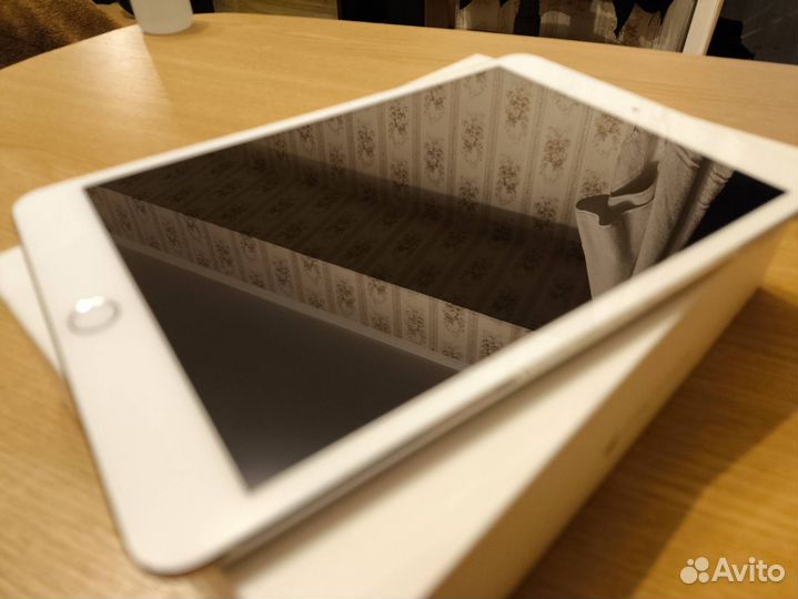 Планшет iPad Mini 3
