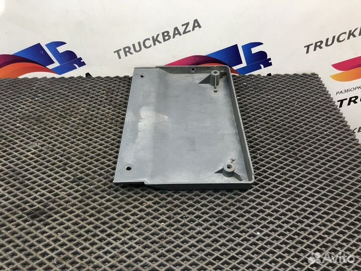 Спойлер кабины нижний левый Daf XF105