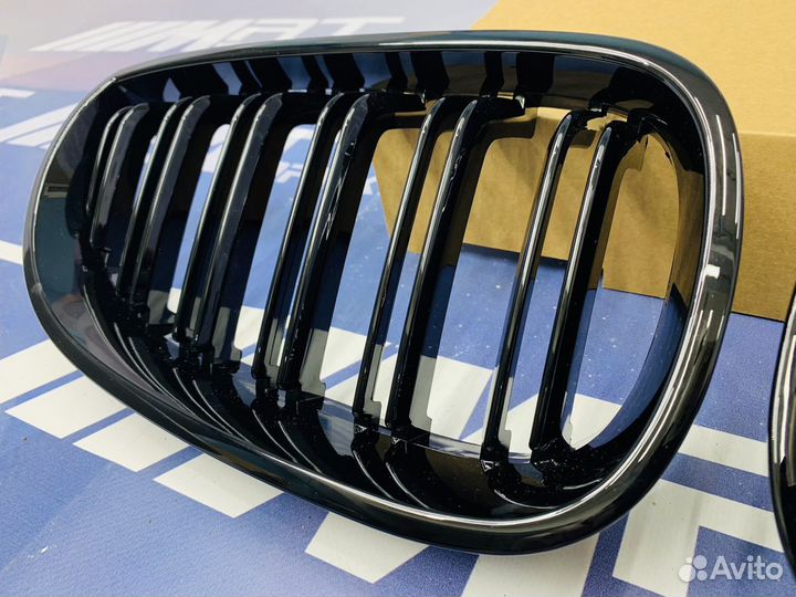 Решетка радиатора BMW E60, М стиль, черный глянец